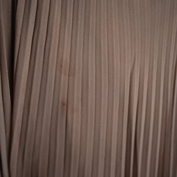 Garnet Hill Recycled Pleated Maxi Skirt – Acorn/Camel – Small - Picture 6 of 10